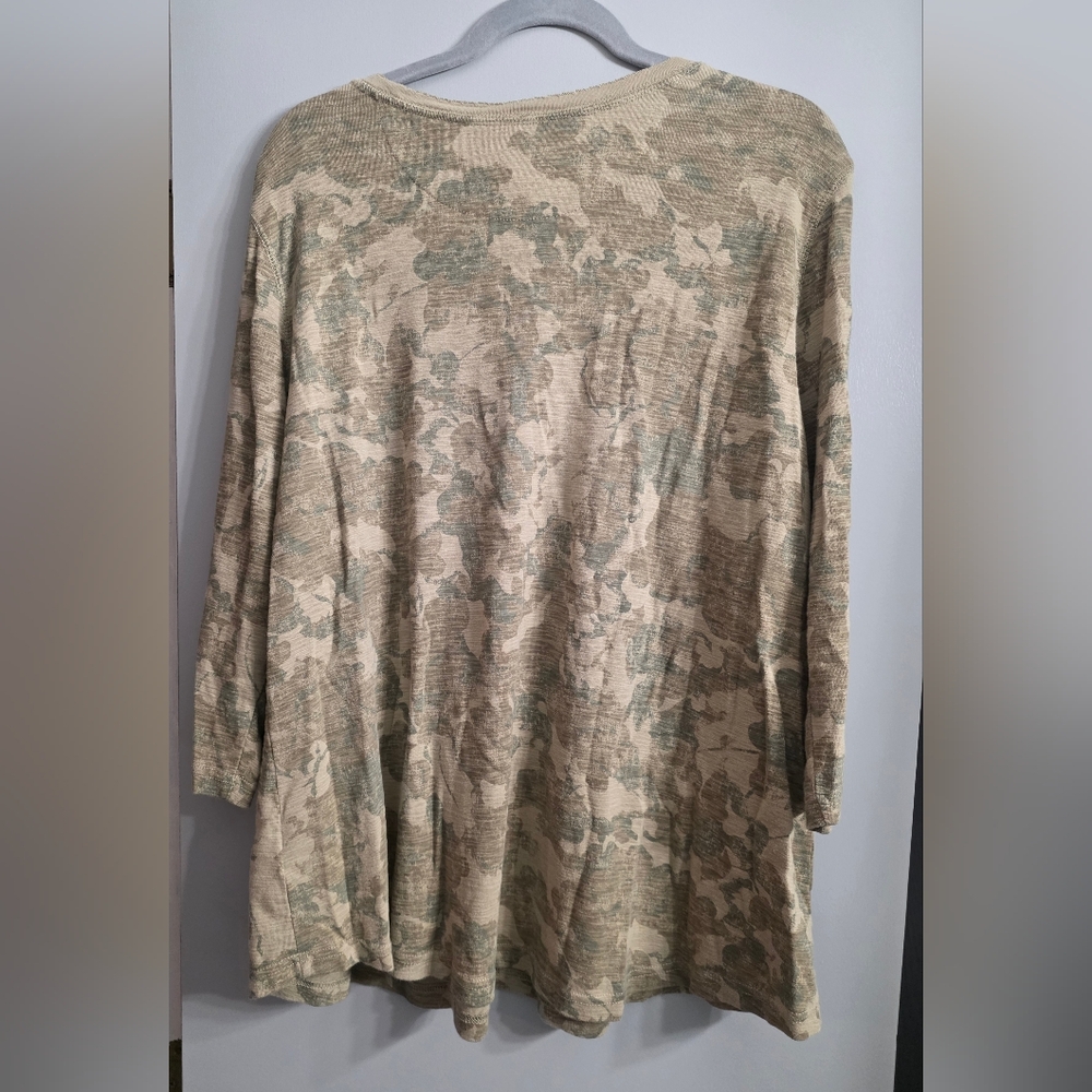 Chaps Women's Beige Camouflage Top - Picture 3 of 4